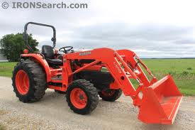 Kubota 4x4 Tractor with Front Loader